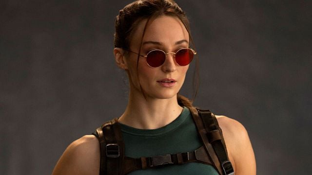 Imagem da notícia Péssimas notícias para Tomb Raider: A série enfrenta um grande problema devido à lesão de Sophie Turner