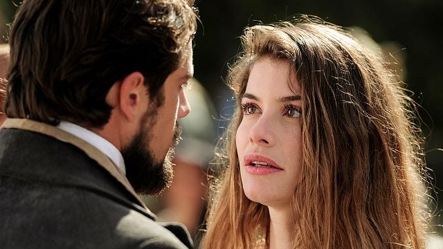 Imagem da notícia Além do Tempo volta à TV Globo no lugar de Terra Nostra: Veja data e relembre a história de amor que tirou lágrimas do público