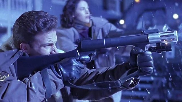 Imagem da notícia Você provavelmente já se esqueceu completamente desse filme de terror e ficção científica estrelado por Ben Affleck