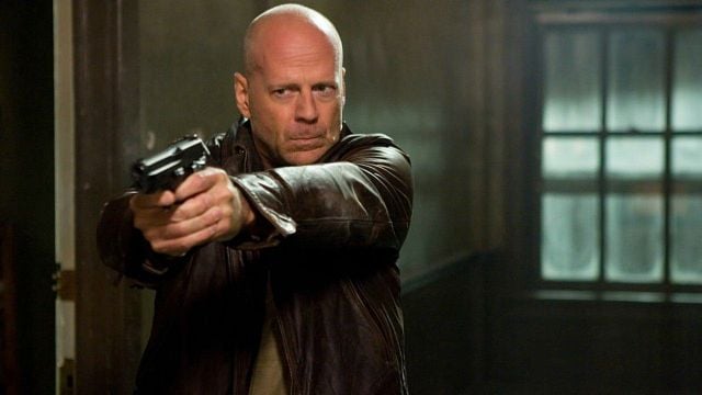 Imagem da notícia "E então Bruce Willis fechou como uma ostra": Ele nunca esquecerá esse momento de constrangimento com o astro de Hollywood