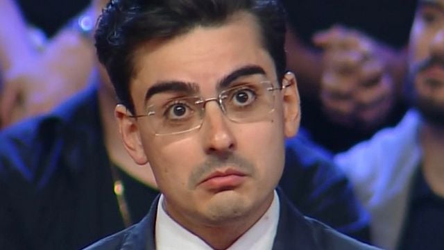 Imagem da notícia Dudu Camargo, campeão de A Fazenda 17, se envolveu em polêmica com queridinha de Silvio Santos há 8 anos: Houve lágrimas e até processo!