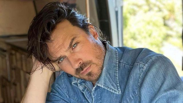 Imagem da notícia Ian Somerhalder recriou sua cena mais icônica de The Vampire Diaries e viralizou no TikTok: "Por favor, não me odeiem"