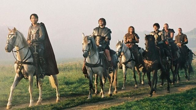 Imagem da notícia No streaming: Este filme de aventura revive uma lenda de 1500 anos e conta com um elenco repleto de estrelas