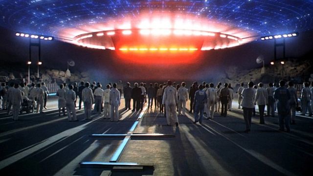 Imagem da notícia Aos 93 anos, esta lenda de Hollywood colabora mais uma vez com Steven Spielberg em um blockbuster de ficção científica