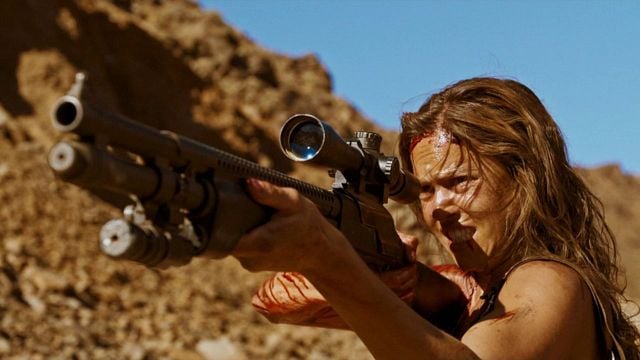 Imagem da notícia Fim de semana no streaming: Este thriller eletrizante da diretora de A Substância é perseguição implacável no meio do deserto