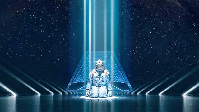 Depois de uma ficção científica mega fracassada, Roland Emmerich está trabalhando em uma nova e gigantesca ópera espacial