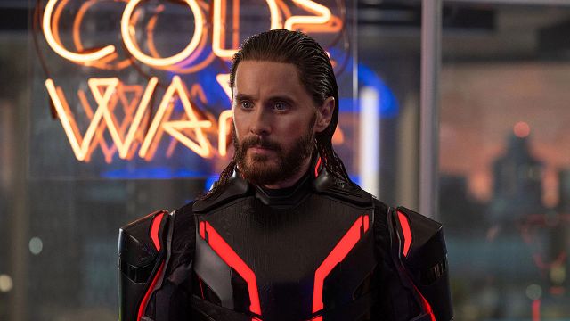 Imagem da notícia Tron: Onde assistir aos filmes da saga de ficção científica no streaming antes da estreia de Tron: Ares?