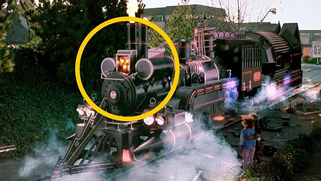 Imagem da notícia Este detalhe em De Volta para o Futuro 3 pode passar despercebido, mas é a homenagem perfeita ao elemento mais importante do filme
