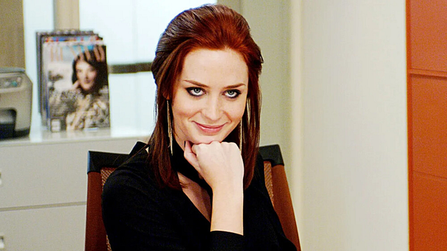 Imagem da notícia Personagem de Emily Blunt em O Diabo Veste Prada é baseada em uma pessoa real, e ela não está nada satisfeita com isso: "Não levou o trabalho muito a sério"