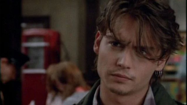 Imagem da notícia "Eu me sentia infeliz": Johnny Depp se arrepende do papel que o revelou para Hollywood?