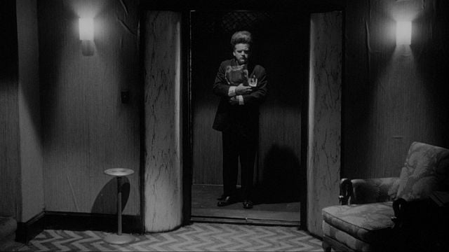 Imagem da notícia Para ver esta noite no streaming: Este clássico de terror surrealista é um dos filmes mais perturbadores já feitos!