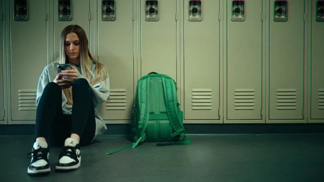 Imagem da notícia Uma adolescente que sofria bullying da própria mãe em segredo: Esta história real na Netflix é perturbadora