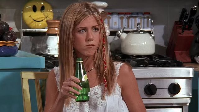 Imagem da notícia Esta é uma das cenas mais míticas de Matthew Perry em Friends! Há 25 anos, ela surpreendeu todos os fãs