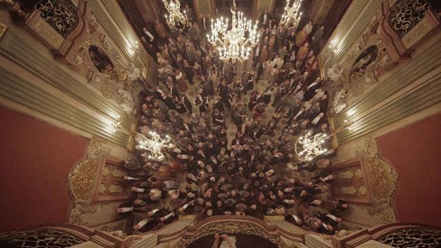 Imagem da notícia Um dos melhores filmes do ano está no streaming: Uma obra ambiciosa baseada em fatos reais como você nunca viu