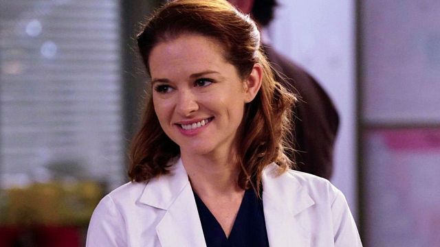 Imagem da notícia "Eu era feia até começar a namorar em Grey's Anatomy": Atriz relembra triste saída da série, mas celebra presença no drama médico
