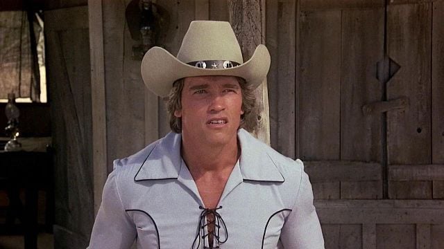 Imagem da notícia Há 45 anos, ele tentou ser um cowboy e fracassou: O faroeste esquecido de Arnold Schwarzenegger que tem 0% de aprovação