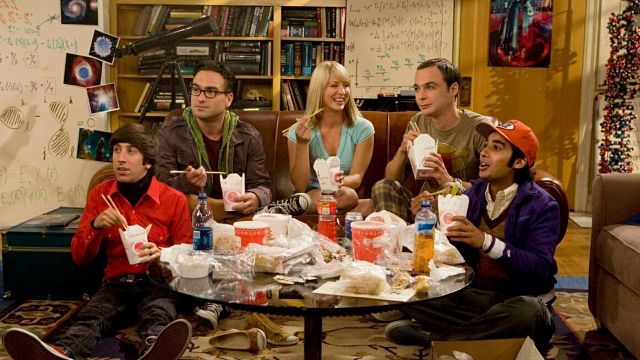 Imagem da notícia Ele foi demitido de The Big Bang Theory antes mesmo de a série começar, mas teve que voltar: "Tomaram essa decisão sem me consultar"