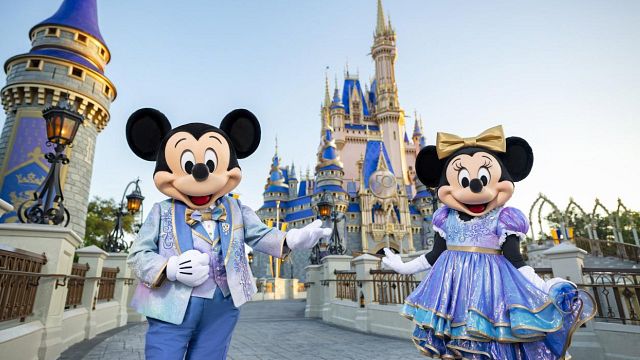 Imagem da notícia Parque da Disney tem um dos hotéis mais caros do mundo: Noite de cinema e parque aquático estão inclusos em diária absurda
