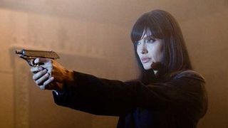Imagem da notícia Angelina Jolie recusa roteiro de Salt 2