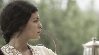 Imagem da notícia Diário de Cannes: filme com Audrey Tautou homenageia diretor falecido