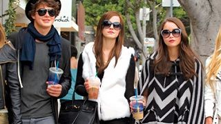 Imagem da notícia Filme de Sofia Coppola com Emma Watson ganha sua primeira foto oficial