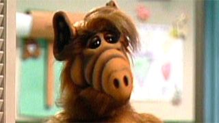 Imagem da notícia Produtor de Os Smurfs prepara filme do Alf, o ETeimoso