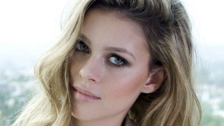 Imagem da notícia Definida a atriz principal de Transformers 4