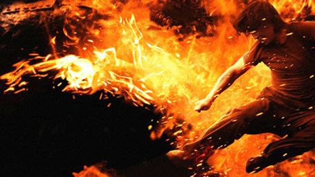 Imagem da notícia Filme de artes marciais dirigido por Keanu Reeves ganha trailer e cartaz