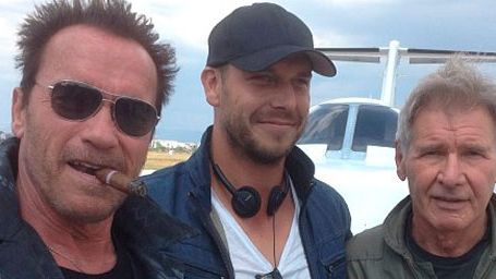 Imagem da notícia Harrison Ford e Arnold Schwarzenegger em foto das filmagens de Os Mercenários 3