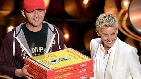 Imagem da notícia Oscar 2014: Ellen DeGeneres deu gorjeta de mil dólares para entregador de pizza