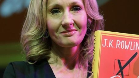 Imagem da notícia Livro 'Morte Súbita', de J.K. Rowling, vai ganhar série de TV