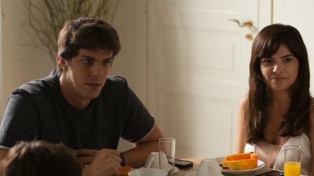Imagem da notícia Conversamos com Vanessa Giácomo e Rafael Infante no set da franquia Divã