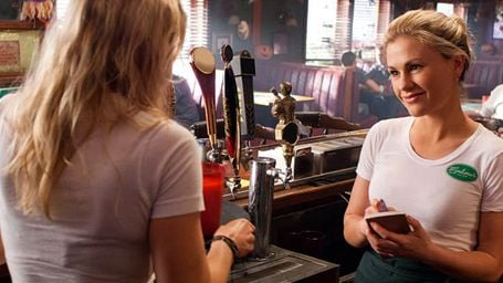Imagem da notícia HBO aproveita final de True Blood para leiloar mais de 1000 objetos de cena e figurinos da série