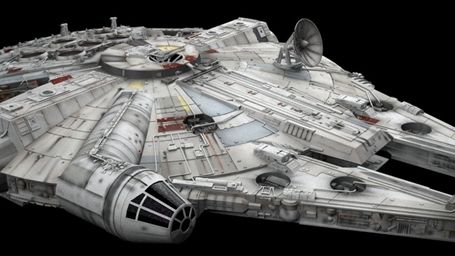 Imagem da notícia Star Wars 7: Fotógrafo captura imagem da espaçonave Millennium Falcon acidentalmente