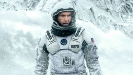 Imagem da notícia Matthew McConaughey é um astronauta explorador no novo pôster de Interestelar