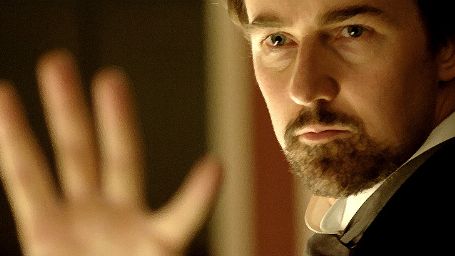 Imagem da notícia CW prepara refilmagem de O Ilusionista