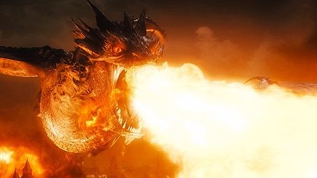 Imagem da notícia Smaug incendeia tudo que vê pela frente em novas imagens de O Hobbit: A Batalha dos Cinco Exércitos
