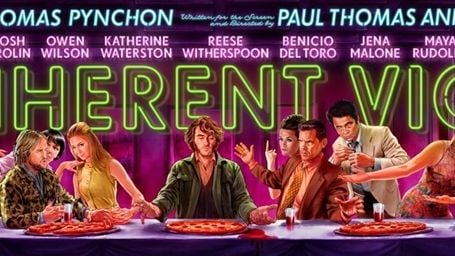 Imagem da notícia Vício Inerente: Novo cartaz de filme com Joaquin Phoenix parodia quadro A Última Ceia