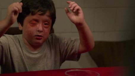 Imagem da notícia Novo teaser de Superpai mostra Danton Mello como pai desleixado