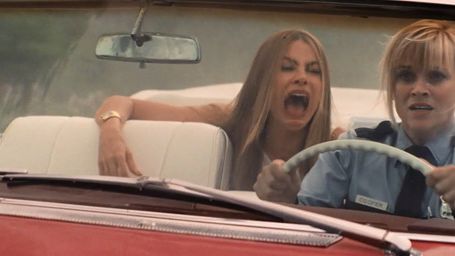 Imagem da notícia Exclusivo: Comédia com Reese Witherspoon e Sofia Vergara ganha trailer legendado