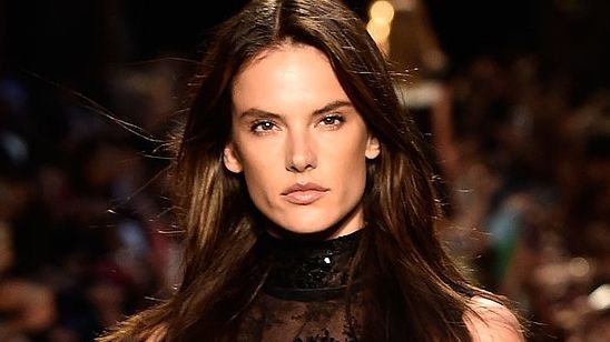 Imagem da notícia Modelo brasileira Alessandra Ambrósio vai atuar em As Tartarugas Ninja 2