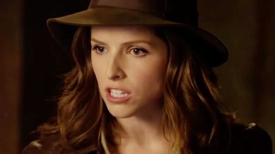 Imagem da notícia Anna Kendrick interpreta Indiana Jones em vídeo de campanha beneficente