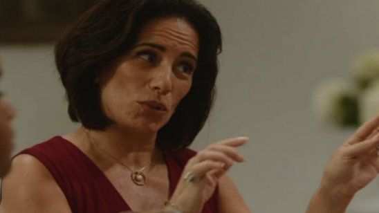 Imagem da notícia Exclusivo: Glória Pires coloca ordem na casa em clipe da comédia Linda de Morrer