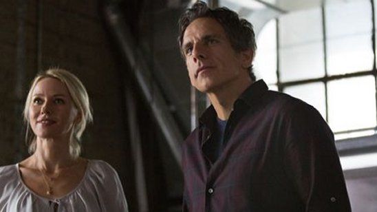 Imagem da notícia Exclusivo: Naomi Watts sente a pressão em ser mãe no clipe legendado de Enquanto Somos Jovens