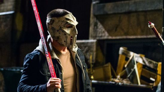 Imagem da notícia Stephen Amell anuncia fim das filmagens de As Tartarugas Ninja 2