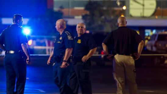 Imagem da notícia Tiroteio em cinema nos Estados Unidos deixa três mortos e nove feridos