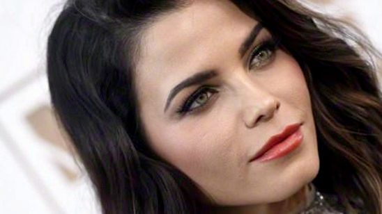 Imagem da notícia Supergirl: Escalada atriz que dará vida a Lucy Lane