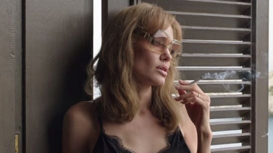 Imagem da notícia À Beira Mar, drama com o casal Jolie Pitt, agora tem trailer legendado e cartaz oficial - confira!