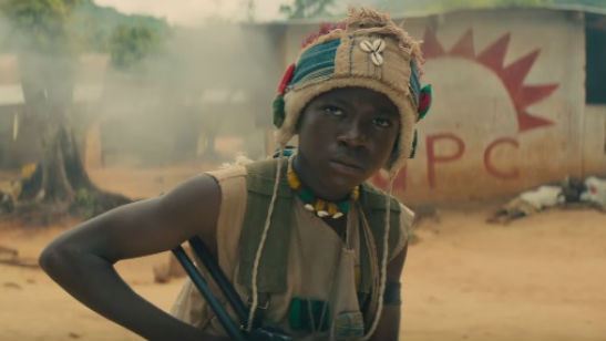 Um menino precisa lutar na guerra no primeiro trailer de Beasts Of No Nation, filme da Netflix
