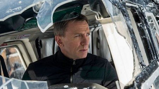 Imagem da notícia Exclusivo: Confira o cartaz brasileiro de 007 Contra Spectre!